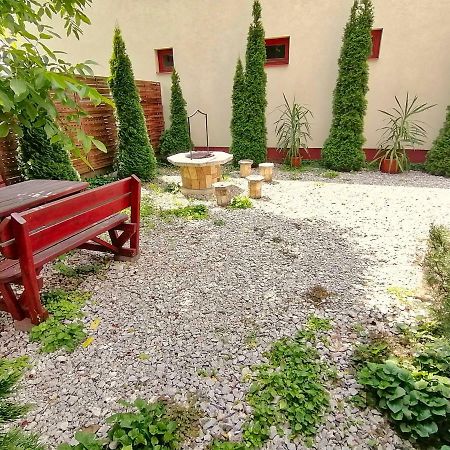 Villa Aida Apartman Hajdúszoboszló Екстериор снимка