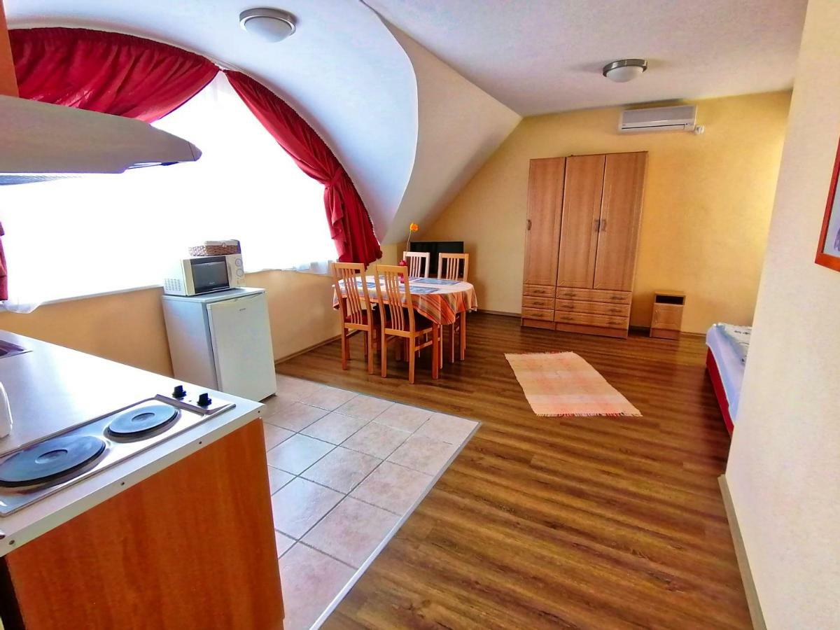 Villa Aida Apartman Hajdúszoboszló Екстериор снимка