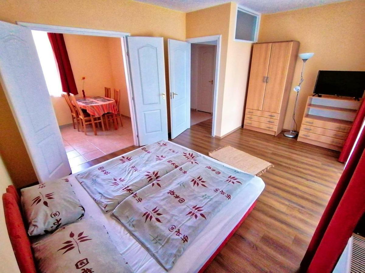 Villa Aida Apartman Hajdúszoboszló Екстериор снимка