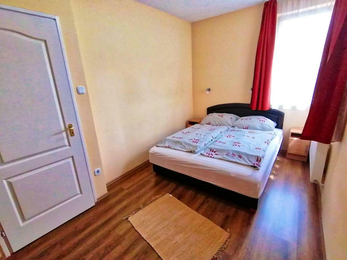 Villa Aida Apartman Hajdúszoboszló Екстериор снимка