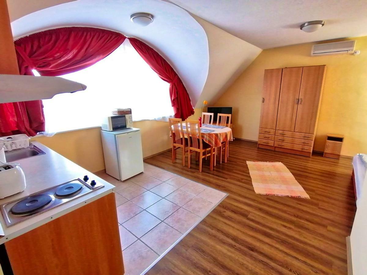Villa Aida Apartman Hajdúszoboszló Екстериор снимка