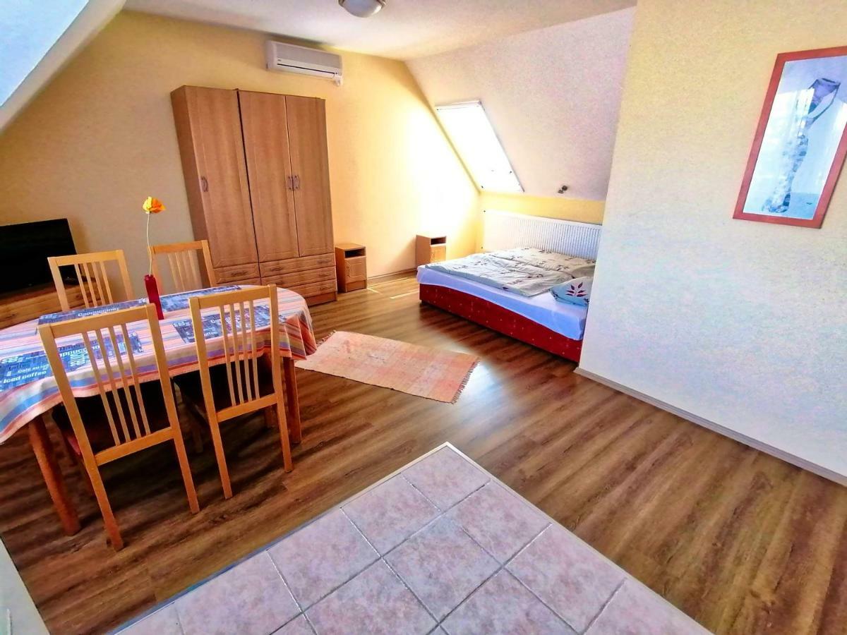 Villa Aida Apartman Hajdúszoboszló Екстериор снимка