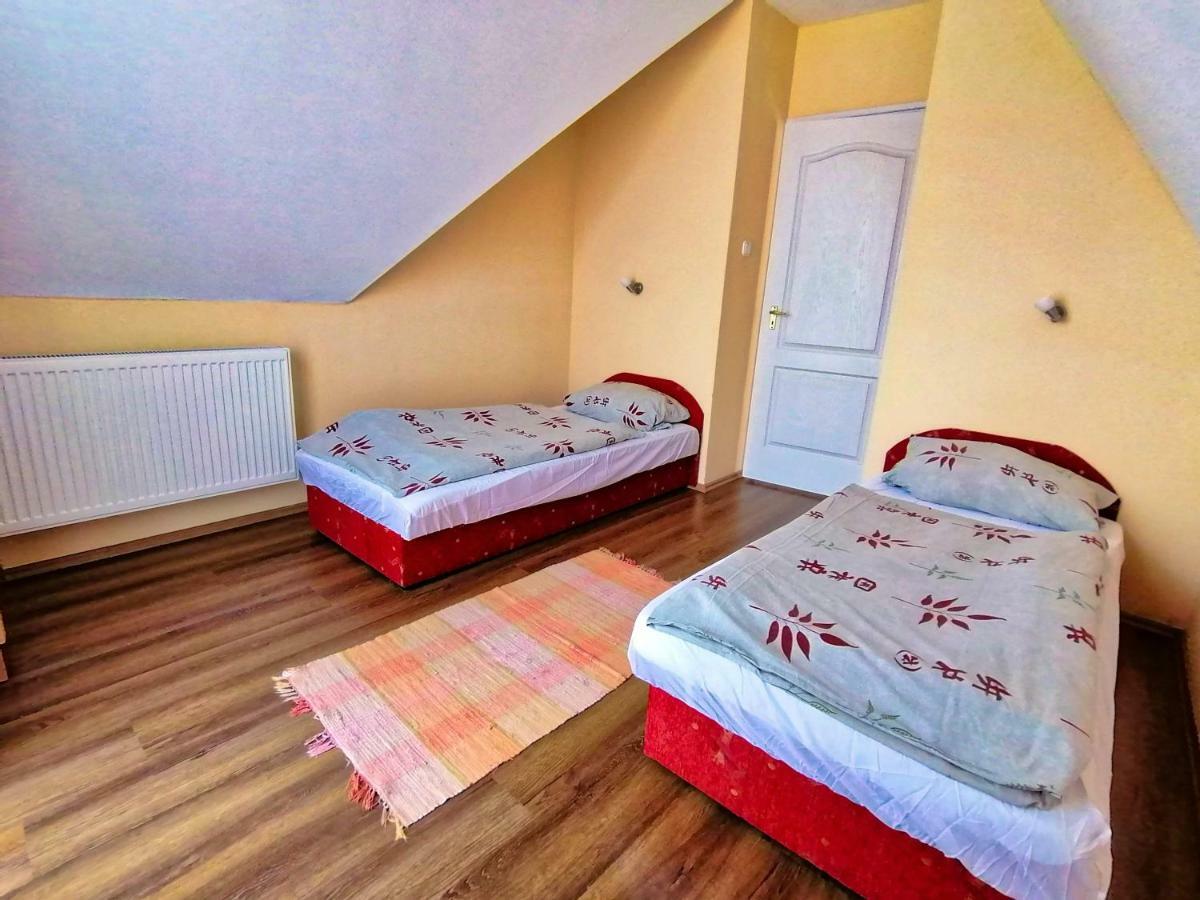Villa Aida Apartman Hajdúszoboszló Екстериор снимка
