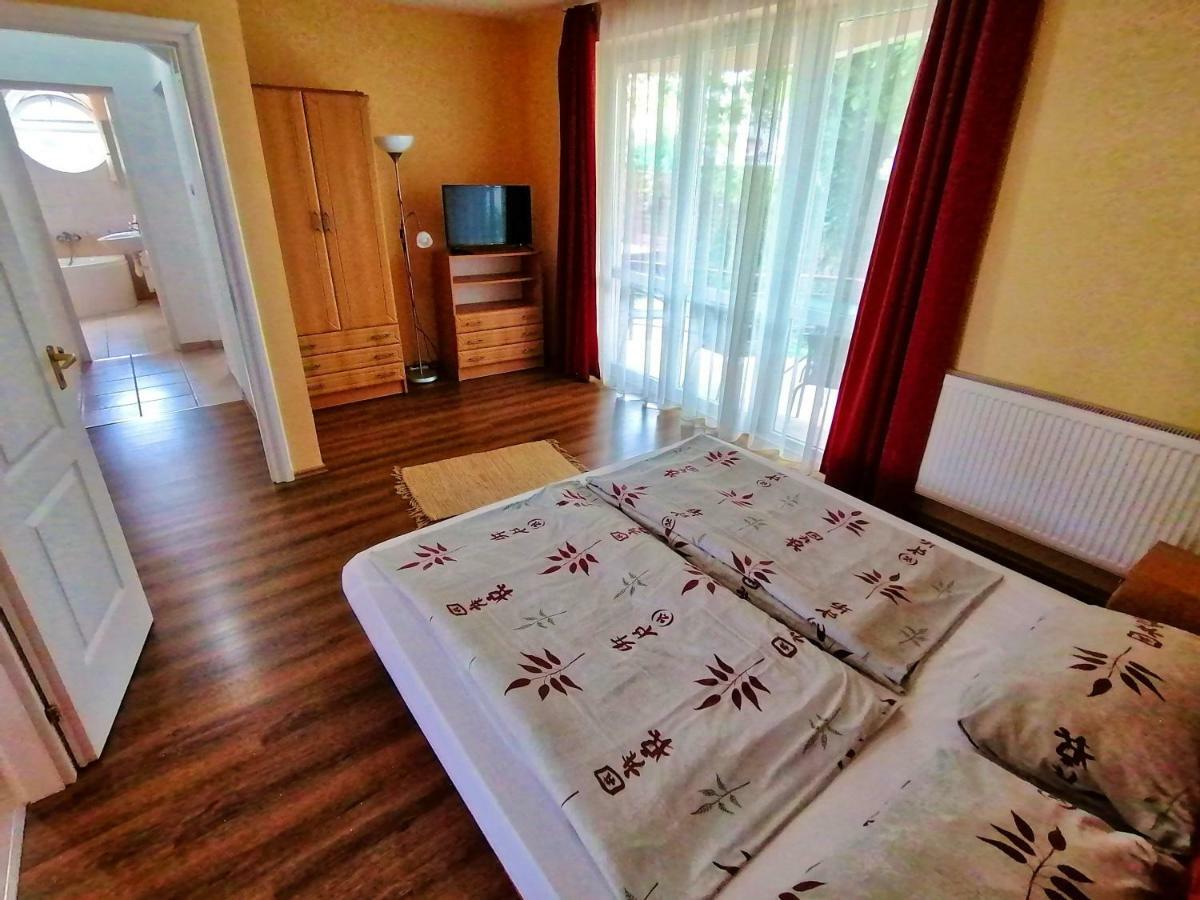 Villa Aida Apartman Hajdúszoboszló Екстериор снимка
