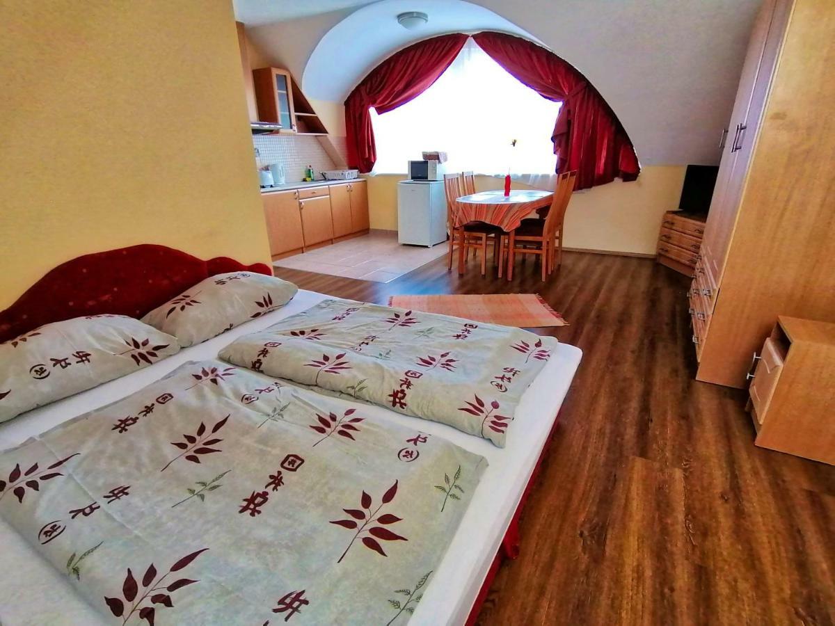 Villa Aida Apartman Hajdúszoboszló Екстериор снимка