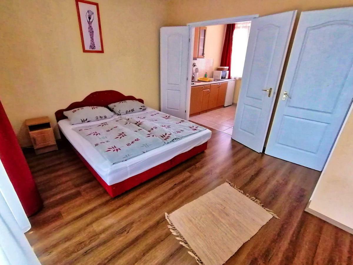 Villa Aida Apartman Hajdúszoboszló Екстериор снимка