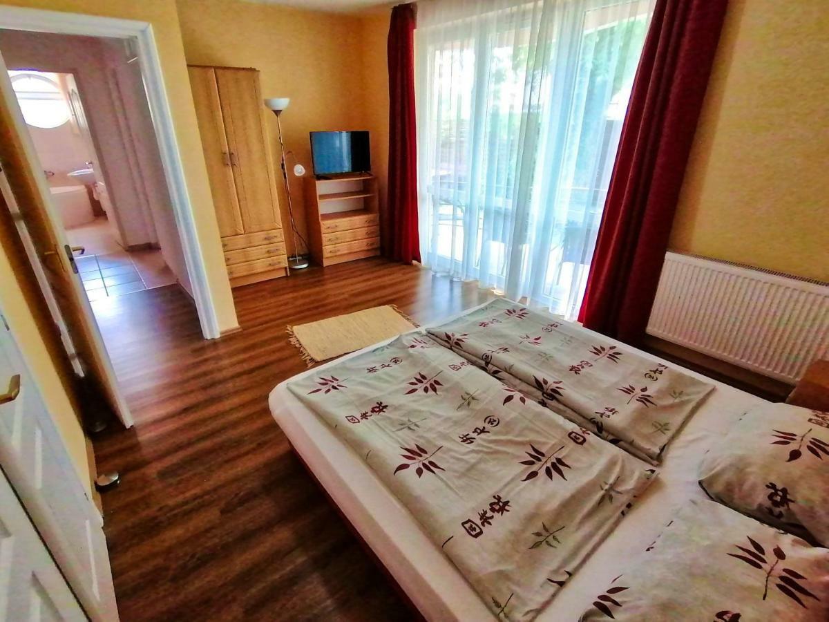 Villa Aida Apartman Hajdúszoboszló Екстериор снимка