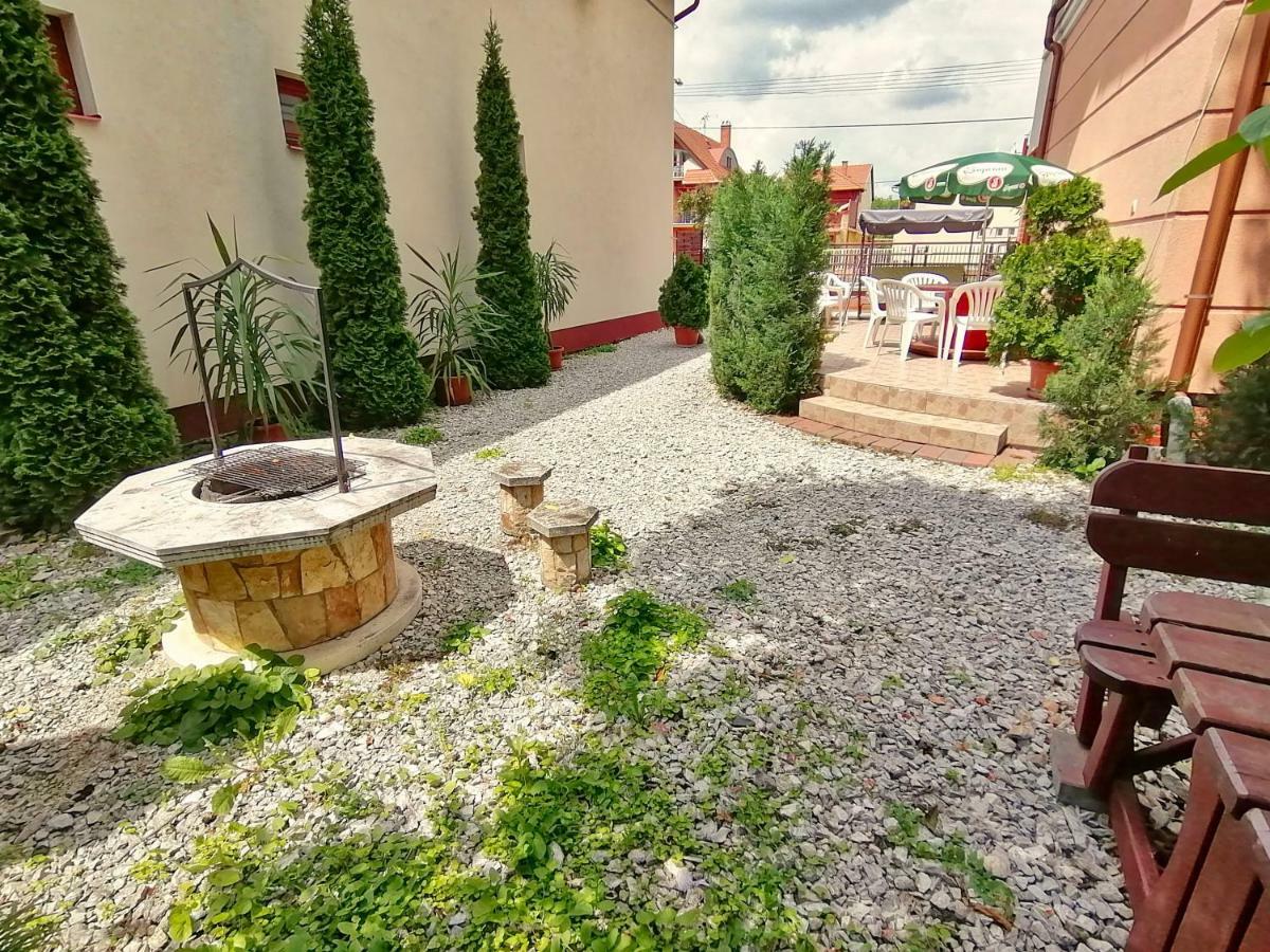 Villa Aida Apartman Hajdúszoboszló Екстериор снимка