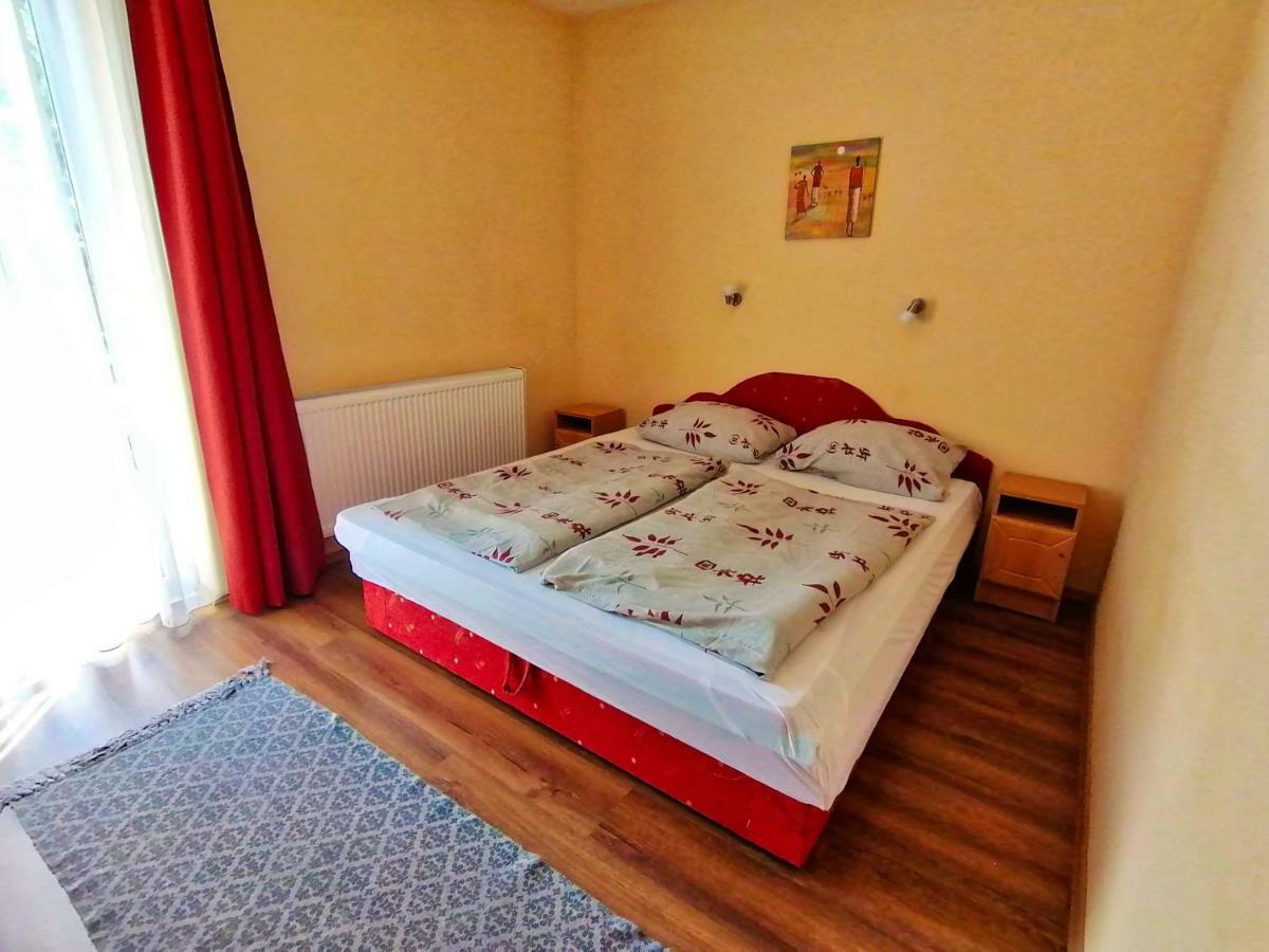 Villa Aida Apartman Hajdúszoboszló Екстериор снимка