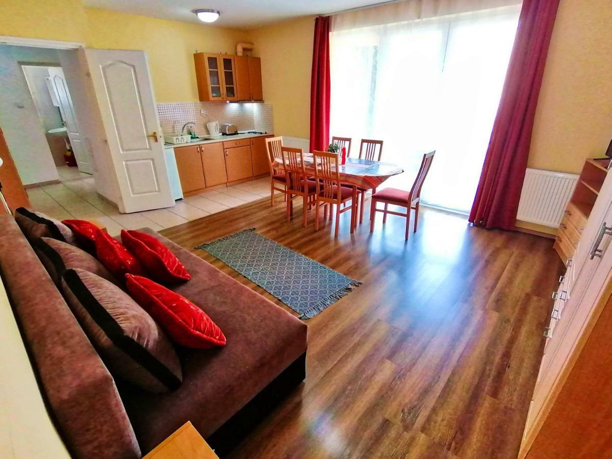 Villa Aida Apartman Hajdúszoboszló Екстериор снимка