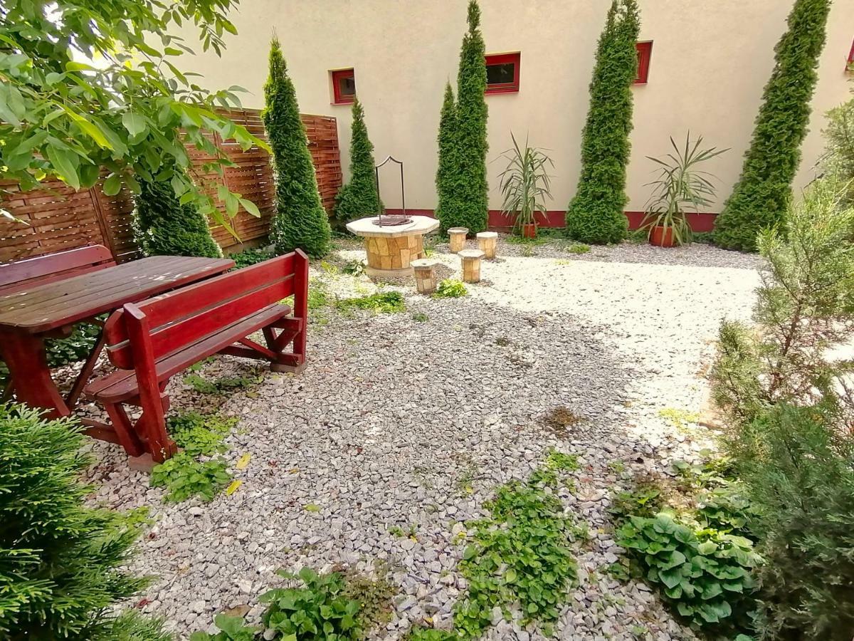 Villa Aida Apartman Hajdúszoboszló Екстериор снимка