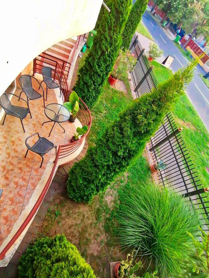 Villa Aida Apartman Hajdúszoboszló Екстериор снимка