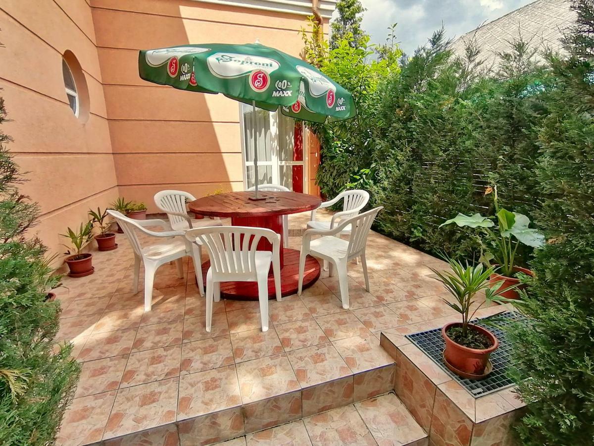 Villa Aida Apartman Hajdúszoboszló Екстериор снимка